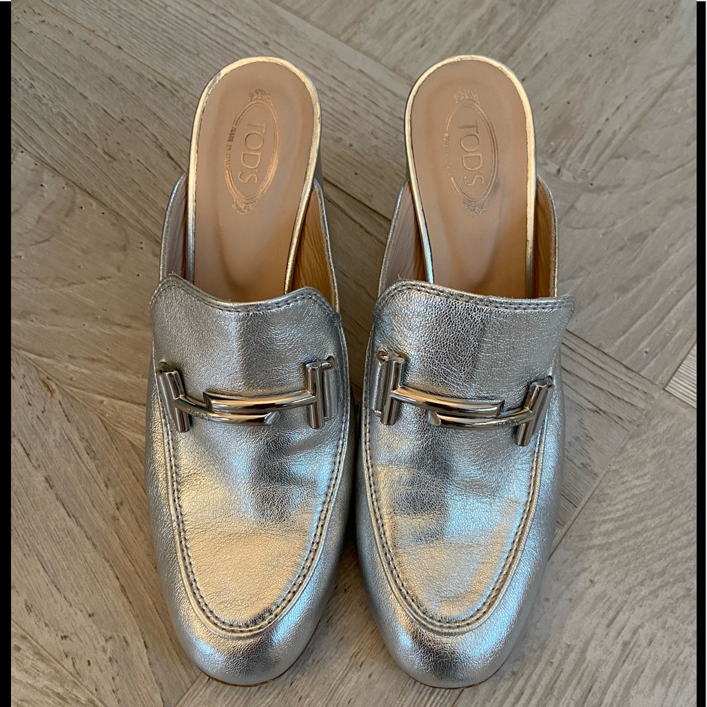 Tod’s Leather 3” Heeled Slides. Size 6.5